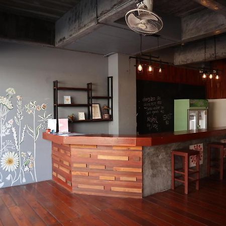 Blessing Backpackers Hostel Тонгсала Екстериор снимка